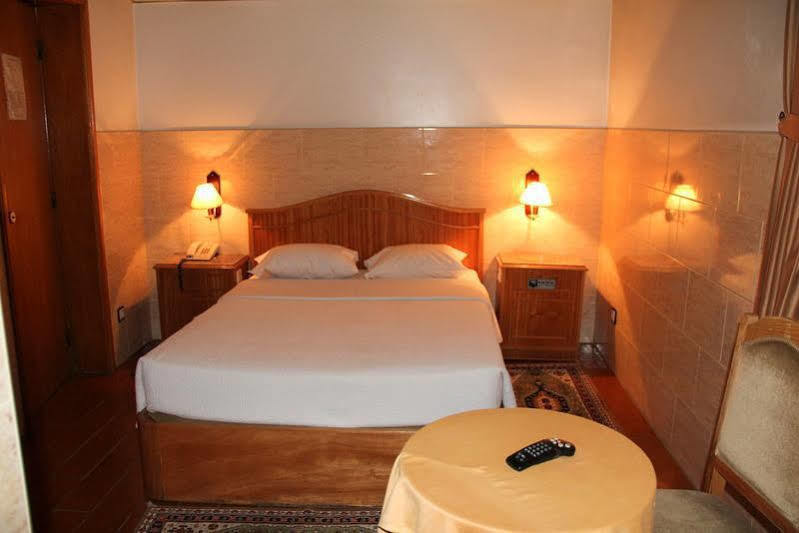 Portucalense Bed and Breakfast OOporto Exteriör bild