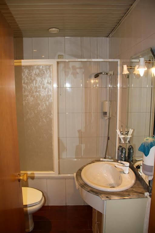 Portucalense Bed and Breakfast OOporto Exteriör bild