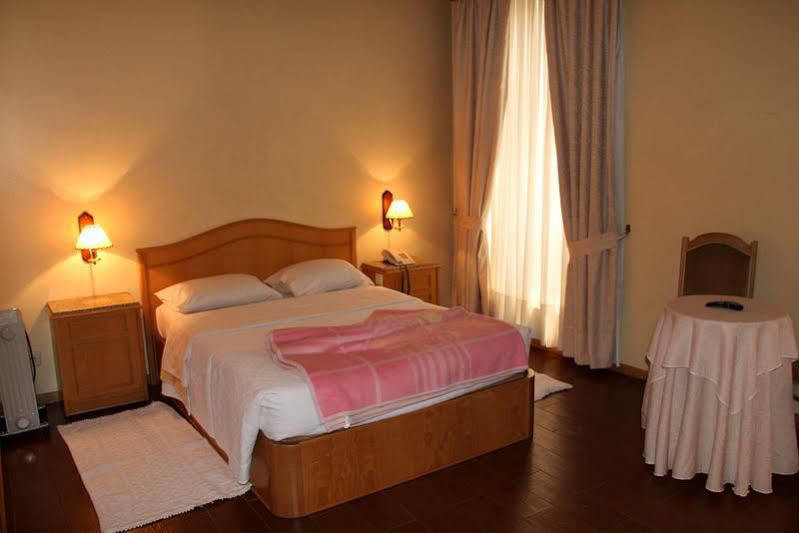 Portucalense Bed and Breakfast OOporto Exteriör bild